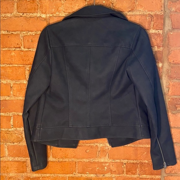 Leather jacket - Picture 3 of 10